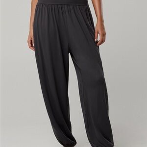OFFLINE By Aerie The Hugger Go With The Flow Baggy Jogger